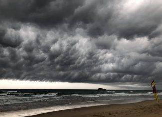 Severe Thunderstorm Warning For Sunshine Coast & North Brisbane 27/10/2020