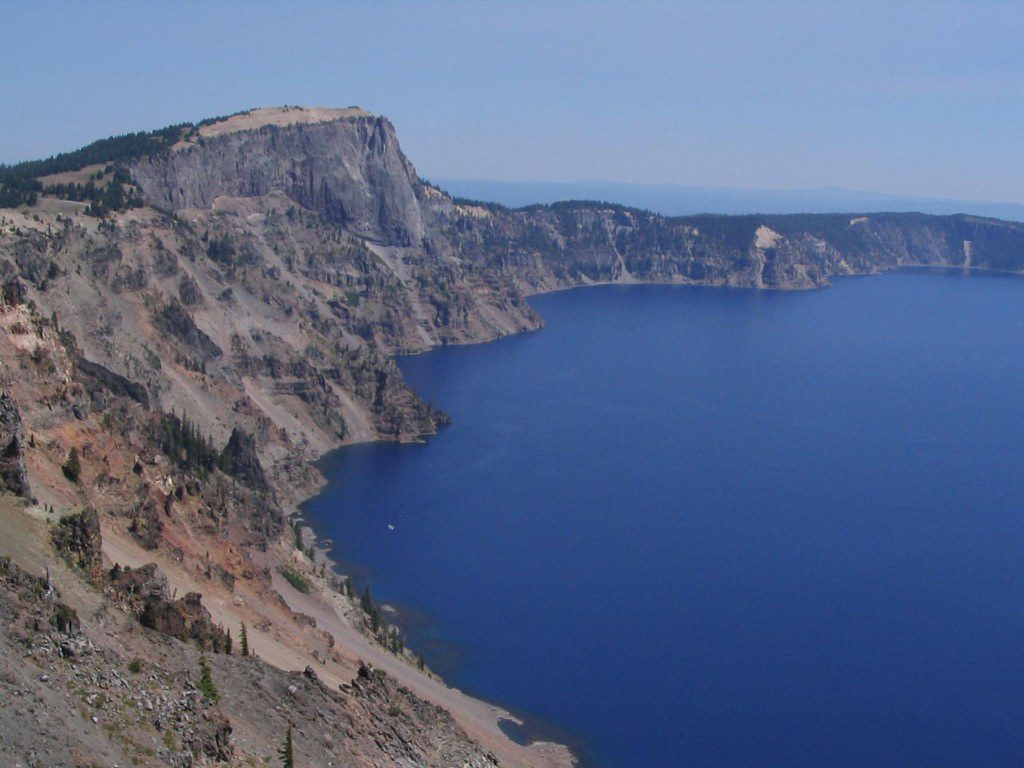 Southwest rim crater lake national park oregon