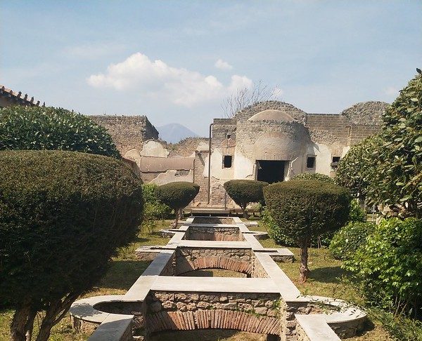 Ruins of pompeii images